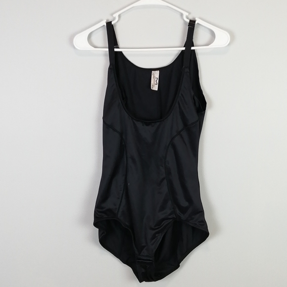 shapewear bodysuit with snaps